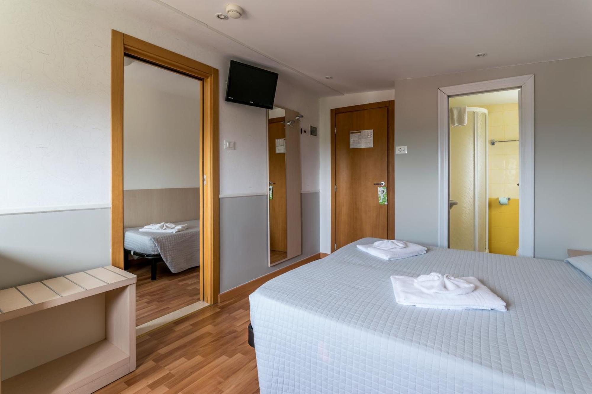 Hotel Stresa Rimini Esterno foto