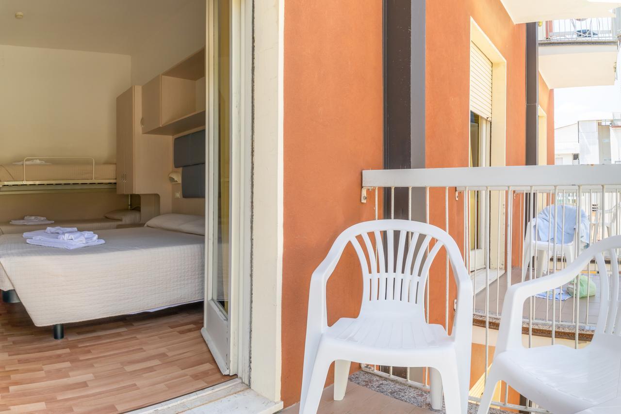Hotel Stresa Rimini Esterno foto