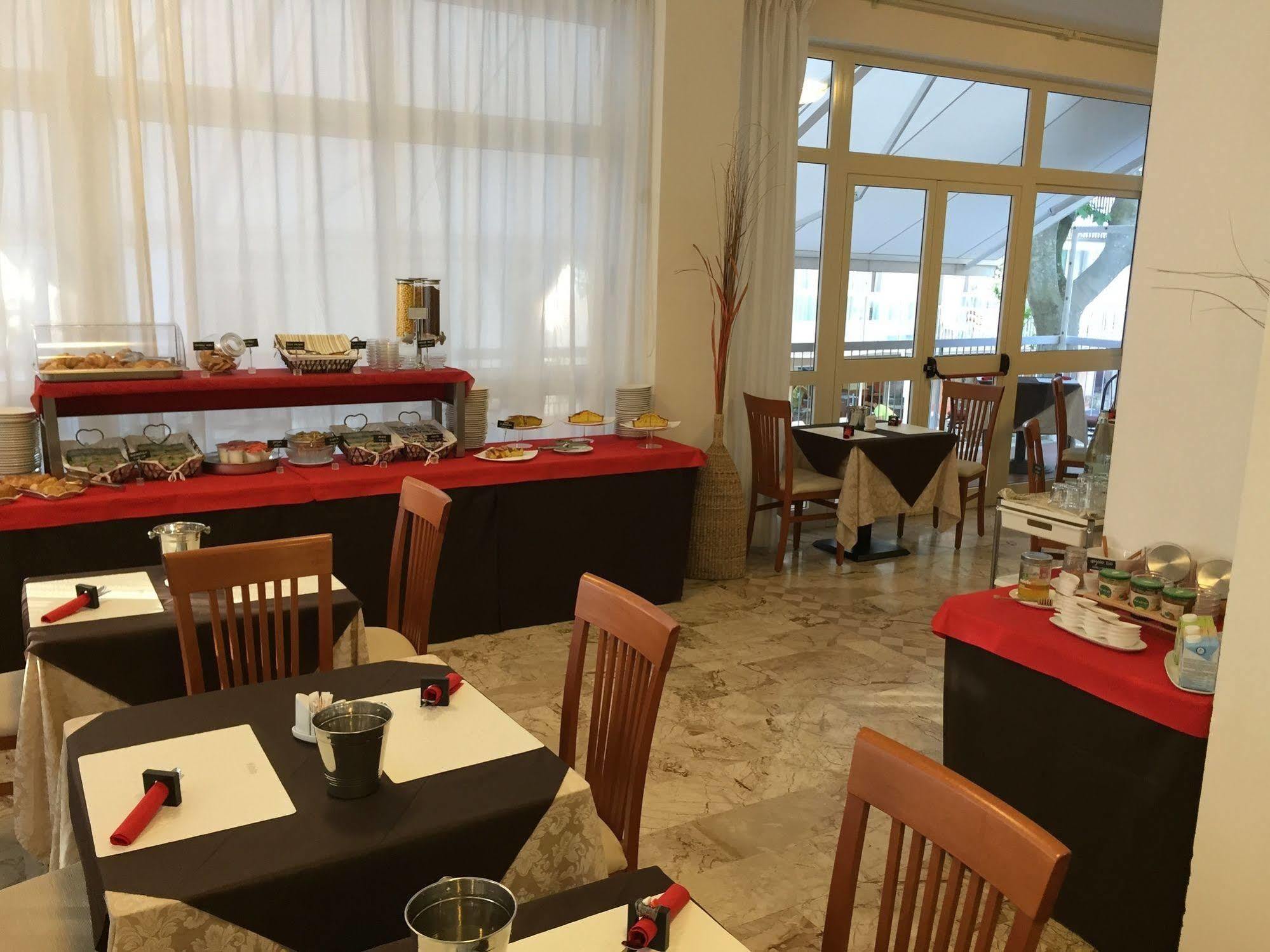 Hotel Stresa Rimini Esterno foto